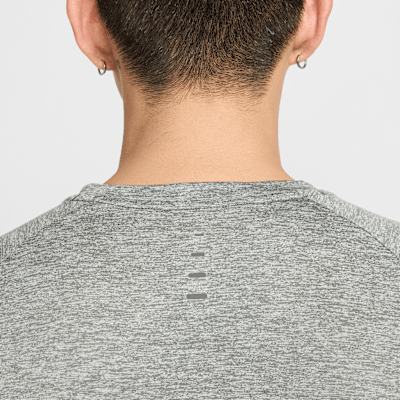NIKE公式】ナイキ ストライド メンズ Dri-FIT ADV ショートスリーブ